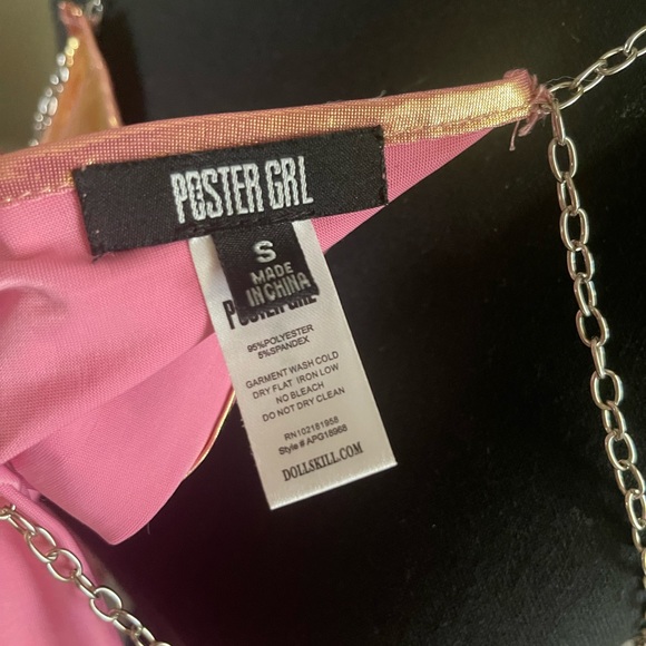 🌸 POSTER GIRL CHAINED HALTER 🌸 - Picture 4 of 4